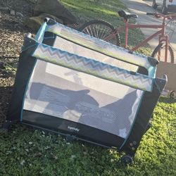 Play Pen/changing table