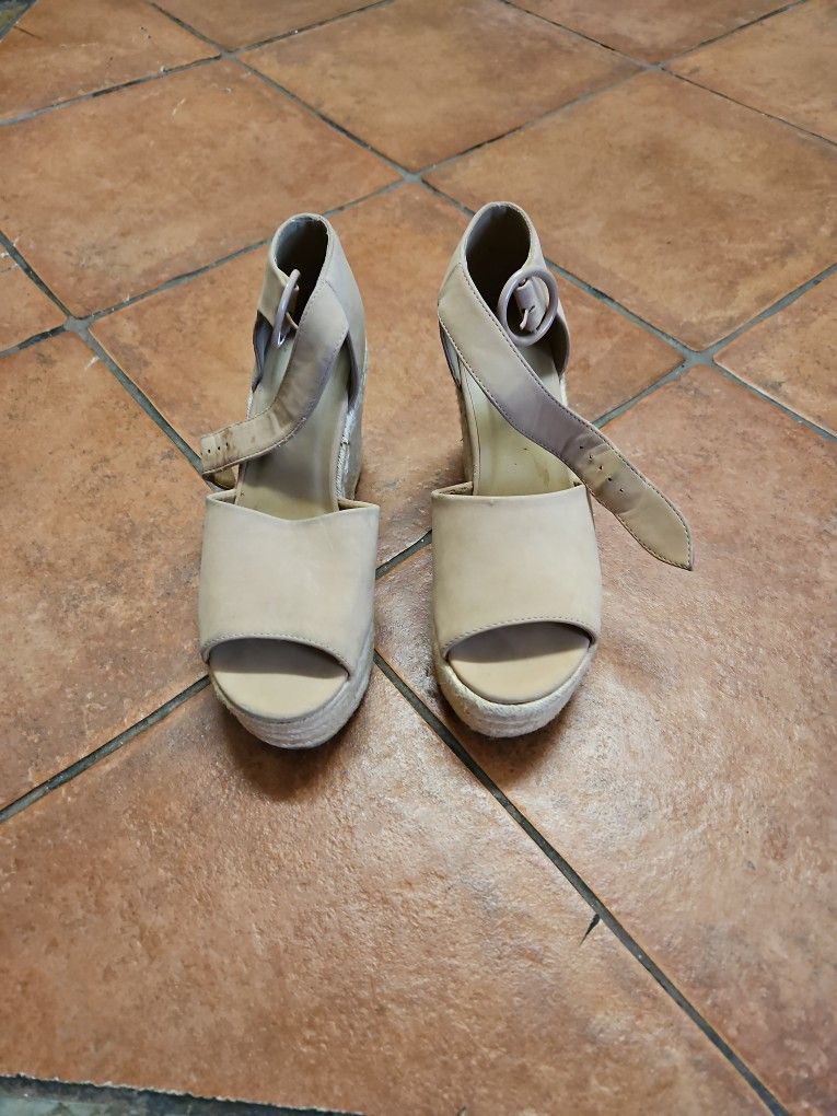 Size 7 And A Half Sandal Wedges By Soda