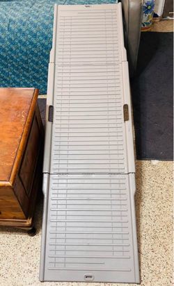 Foldable dog ramp for car and home