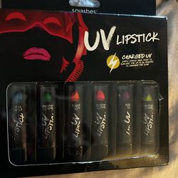 GLOW IN THE DARK LIPSTICK