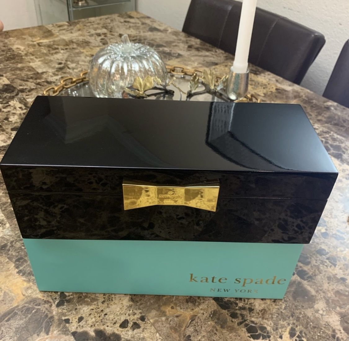 Beautiful Kate Spade New York Large Jewelry Box-NEW WITH BOX for Sale in  Chicago Ridge, IL - OfferUp