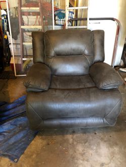 2 Electric Leather Reclining Chairs