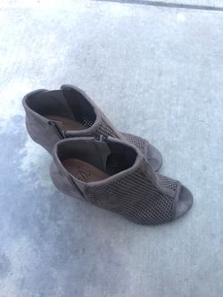 Women shoes size 6