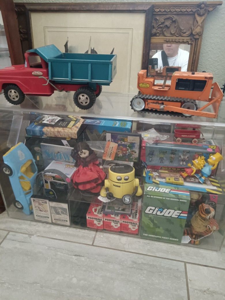 Antique Toys And Vintage Baseball Cards