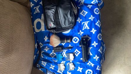 Babyliss low bros Clippers with cape and bag