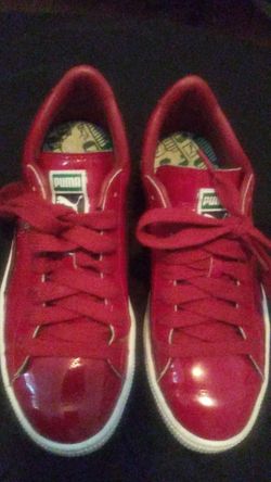 Candy Apple Colered Pumas *Size 7