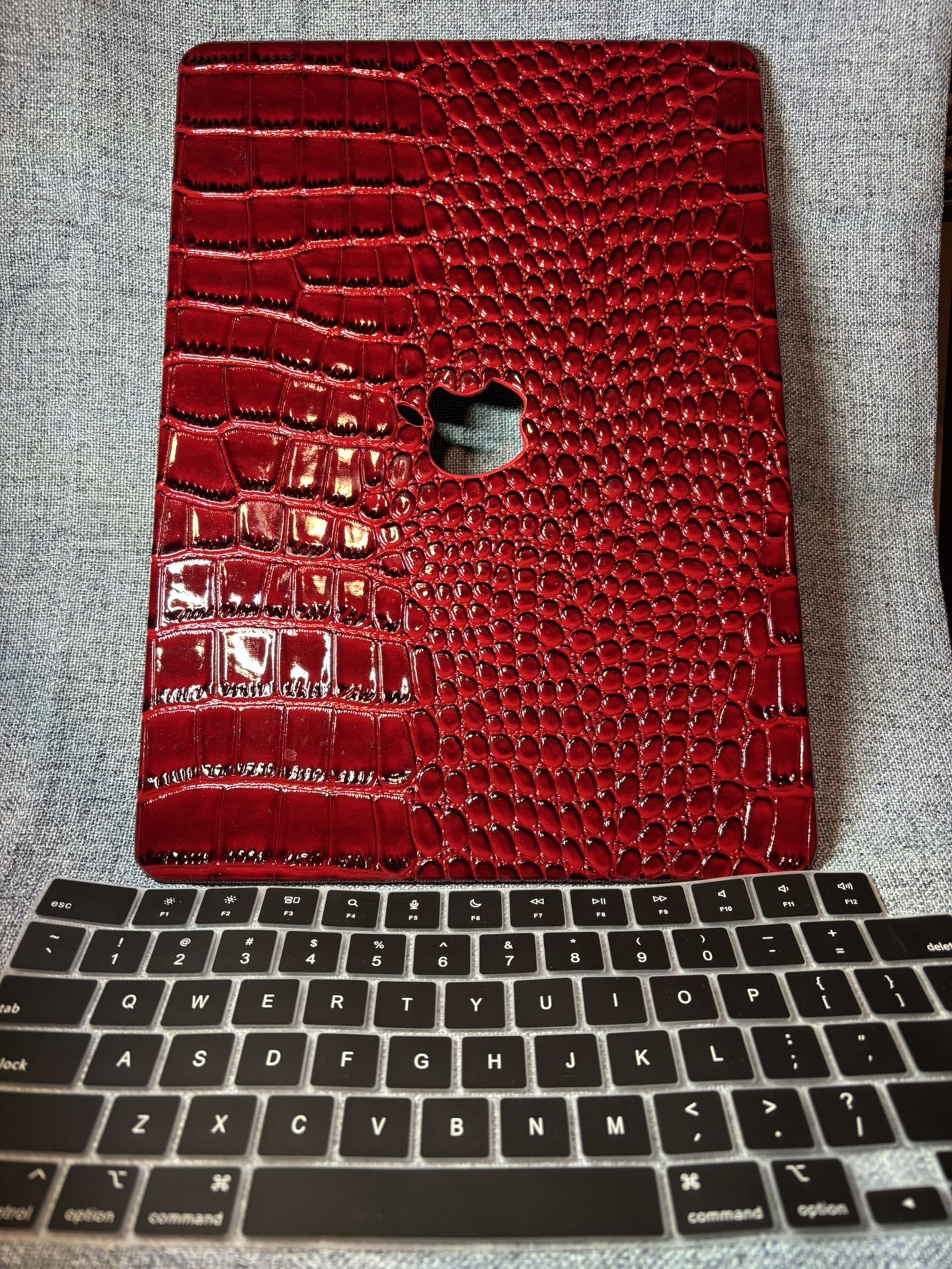 Crocodile MacBook Case
