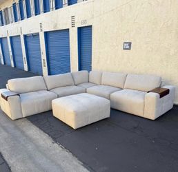 Paige 6-piece Modular Fabric Sectional Like New