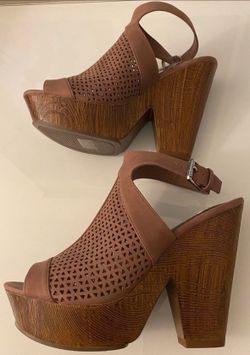 GBG Guess Womens Shoes