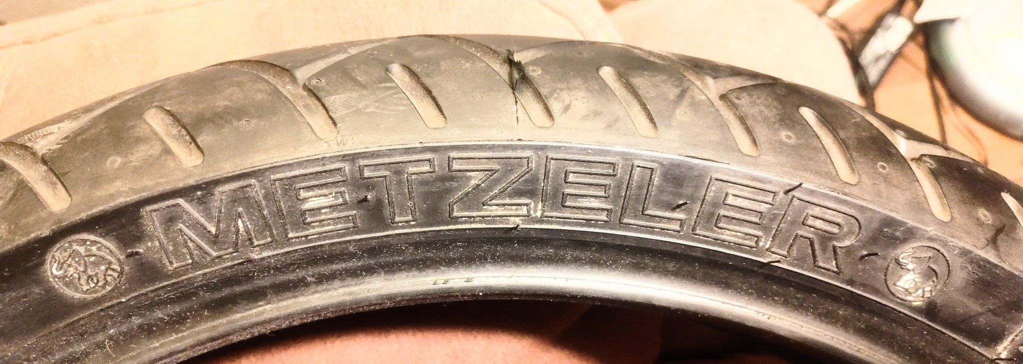Moto Front Tire