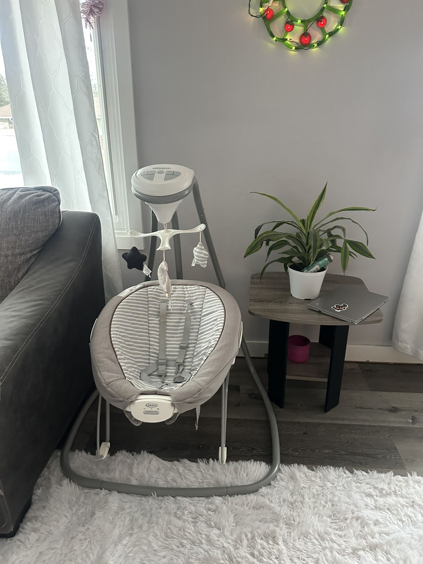  Graco DuetConnect Deluxe Multi-Direction Baby Swing and Bouncer