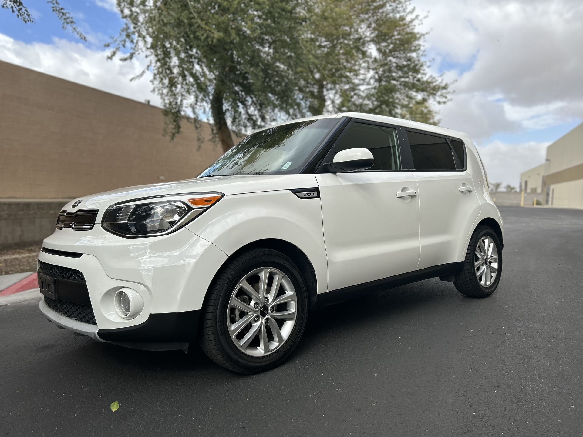 2019 Kia Soul + Wagon  NO LICENSE NEEDED 