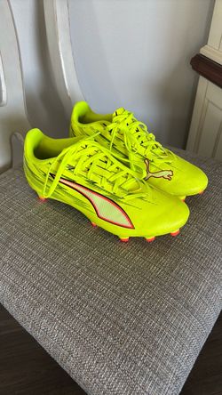 Soccer cleats