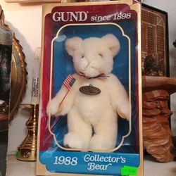 Gund 1988 Collector's Bear