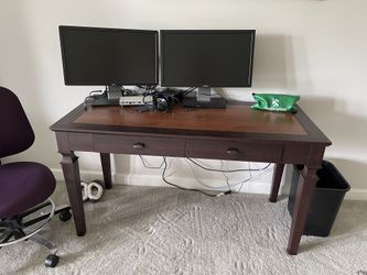 Desk/table