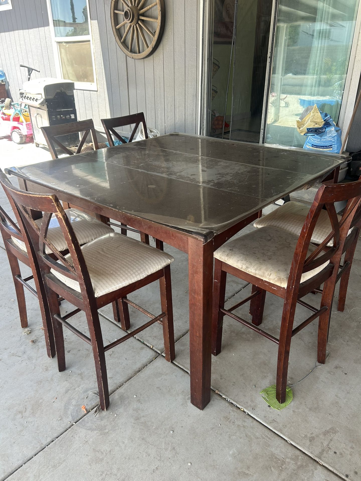 Free Dining Table