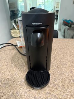Nespresso Coffee Machine – Like New
