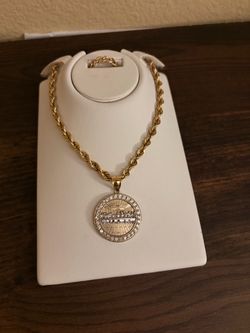 Gold chain and pendent