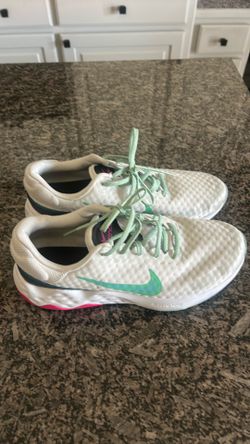 Nike renews size 10