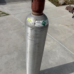 Helium Tank 4ft Tall, 50# CO2 Tank with Helium (Inert Gas) Hand Valve