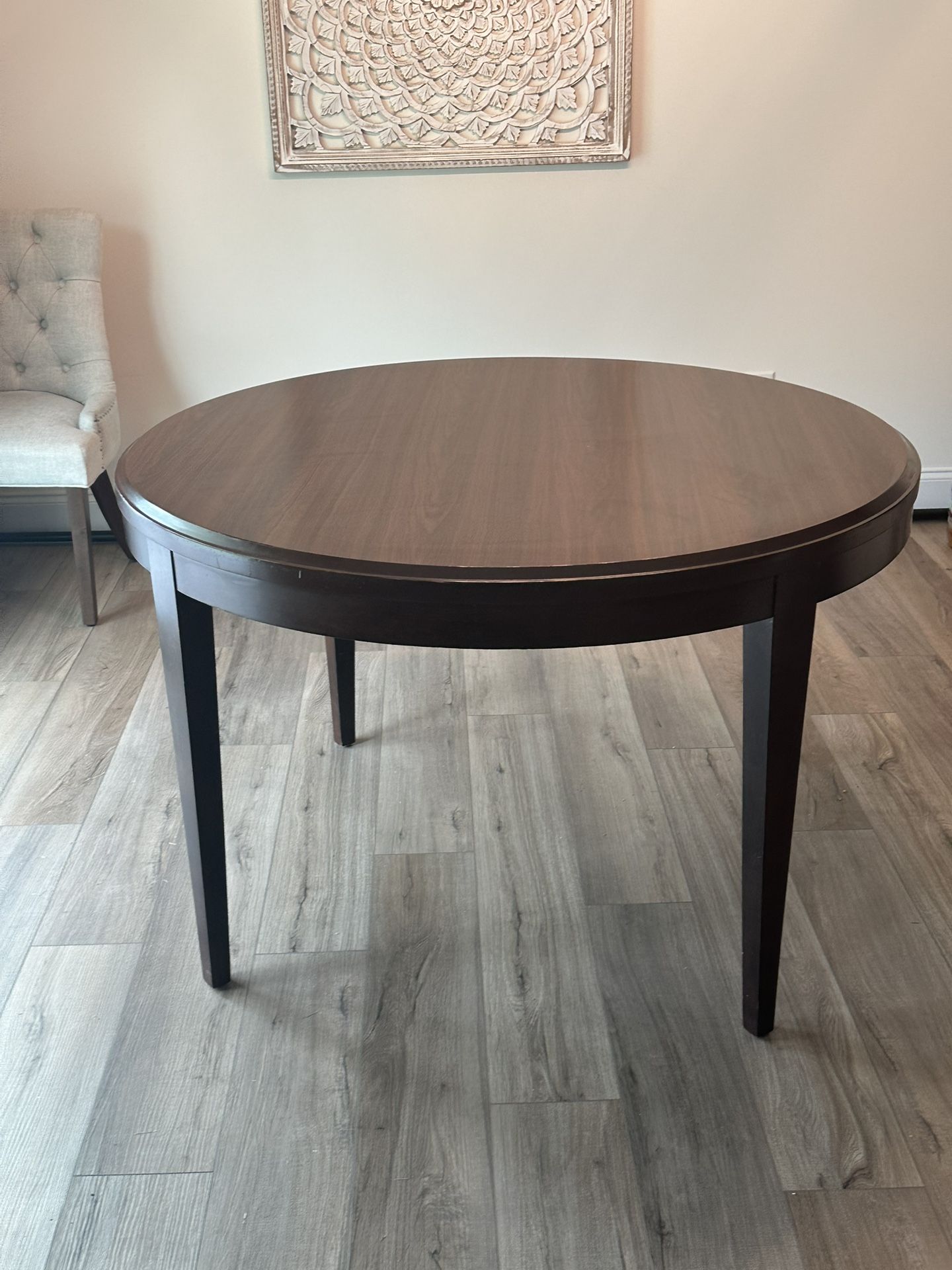 Round Table