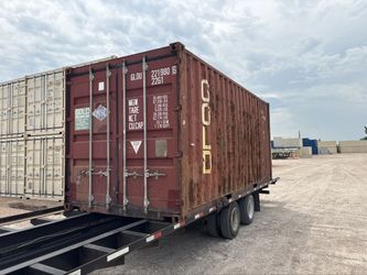 Moving? Need Storage? Shipping Containers are the solution! 🤩 Message for a FREE quote!
