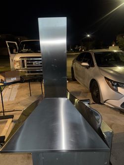 Stainless Steel Wall-Mount Range Hood - Chimney Style