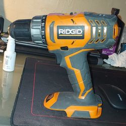 18 Volt Brand New Ridgid Drill Driver It Came With The,set I Never Use It