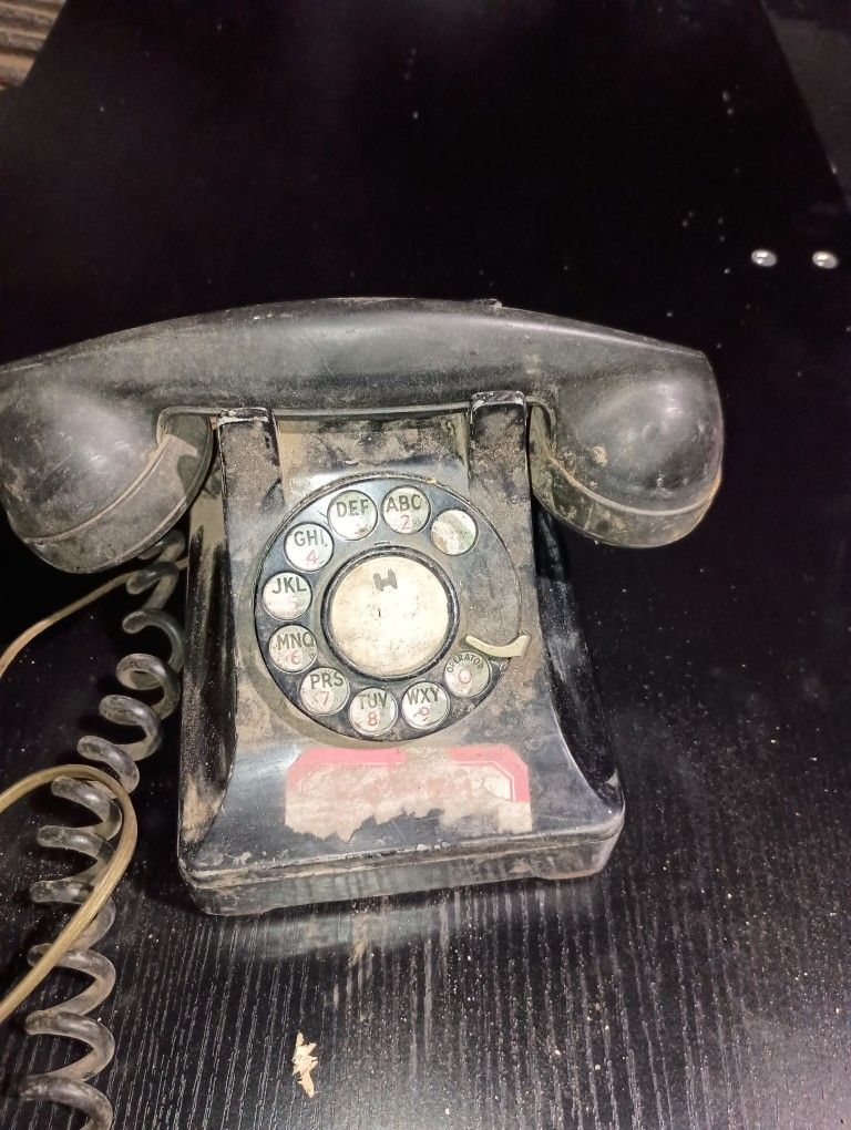 Antiques. Phone 60. Or 70.