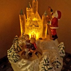 Vintage 1997 Avon " Santa's Magical Castle Musical" Lights Up