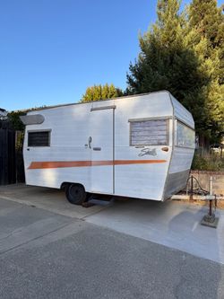 Vintage 65 Shasta camper **RARE**