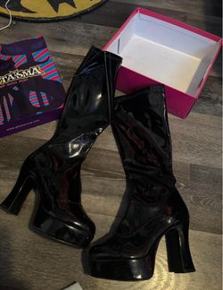 Women’s latex boots