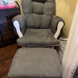 Nursery Glider with Ottoman, Upholstered Comfort Glider Rocker with Padded Cushion, Storage Pocket, Solid Wood Base, Rocking Chair Nursery for Breastf