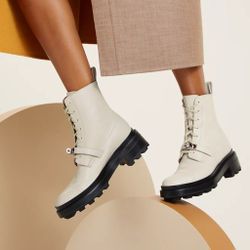 Hermès
Funk Leather Boots Size 36