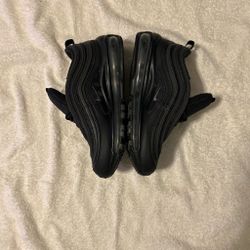 Air maxes 97 triple black