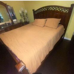 Queen bed All Wood