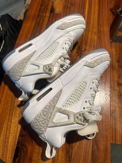 Jordan Spizike Low White/Neutral Grey/Metallic Silver Gradeschool Boys Shoe