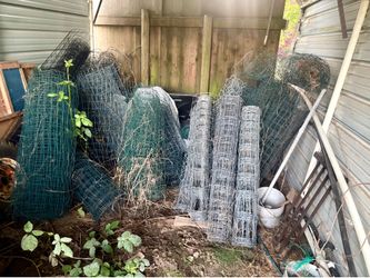 Woven wire,  roll ends.