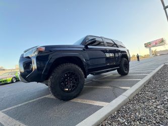 This week. Sale. 2” leveling kit with installation. For TOYOTA SUV & truck