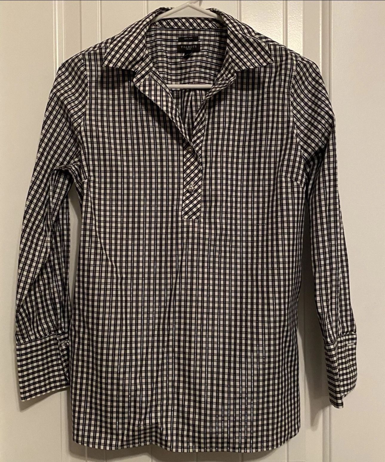 Talbots Non Iron Shirt Petite Size 2P Black White Metallic Plaid Long Sleeve