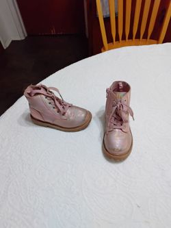 Girls Pink Iridescent Lace-Up Ankle Boots. Size 8