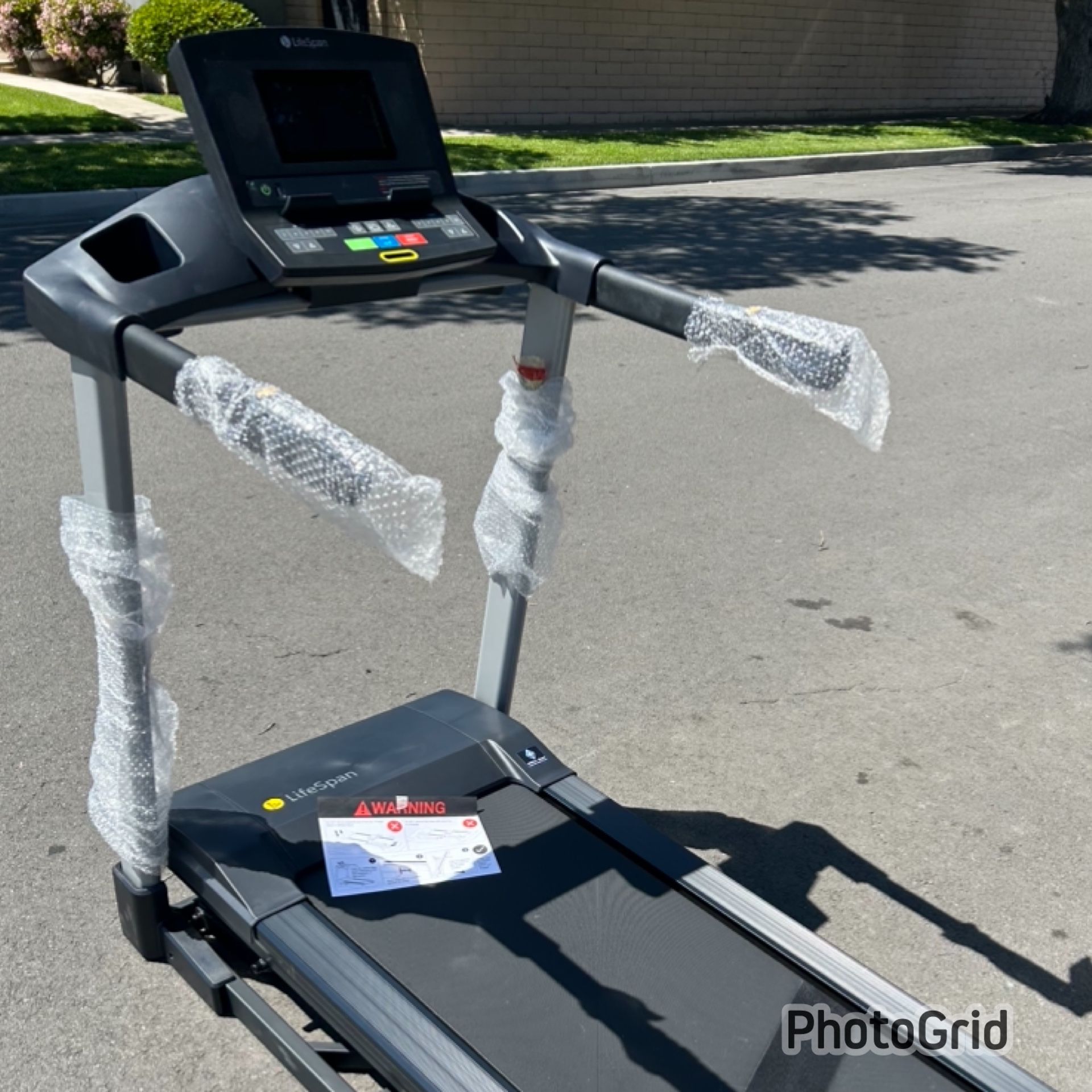 Brand New Pro Running Electric Treadmill Worth $1600