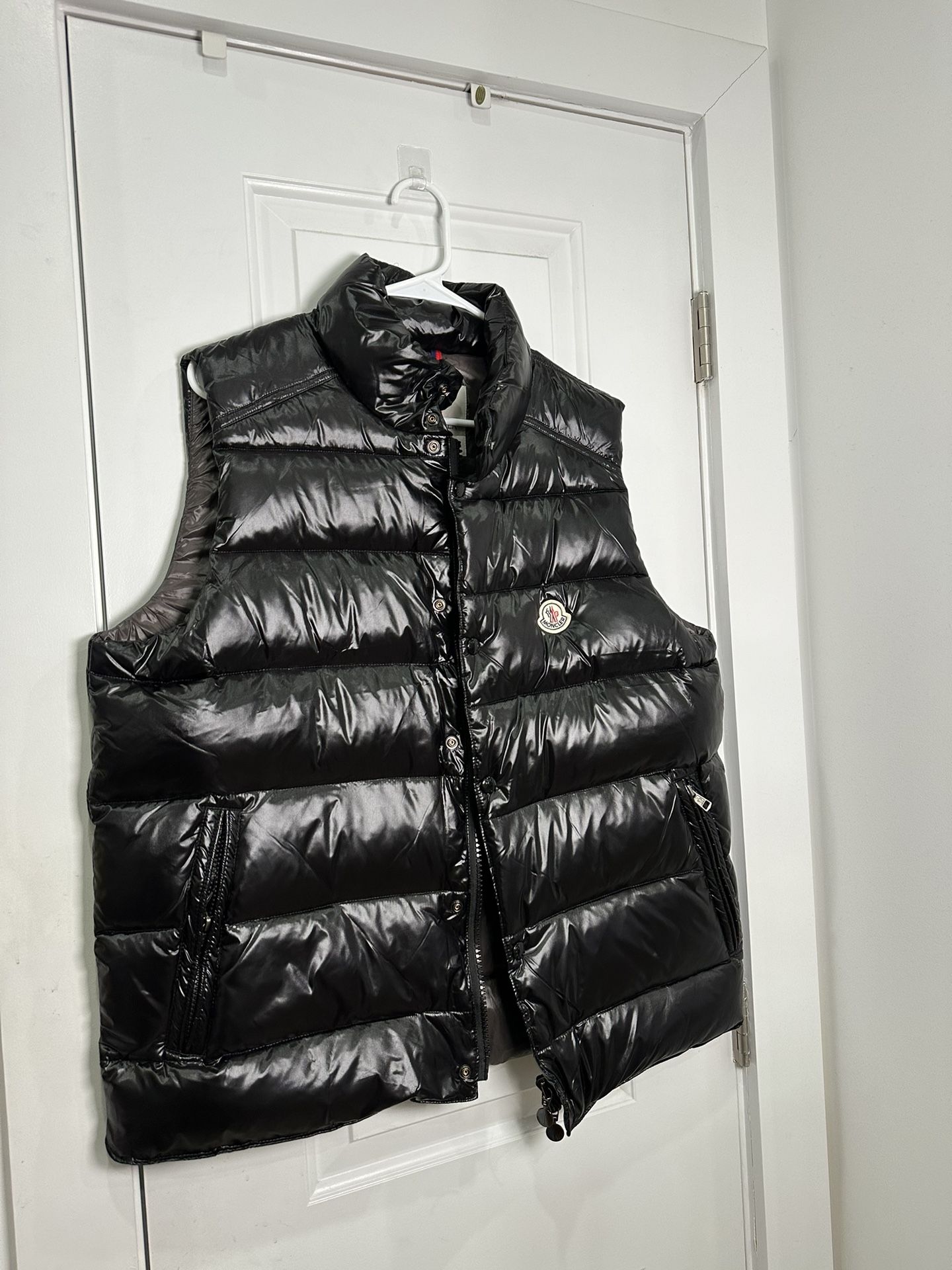 Scannable moncler Puffer Vest π₯π₯