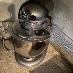 Kitchen Aid Mixer With Attachments