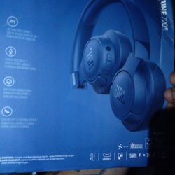 JBL headphones 720bt