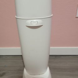 Playtex Diaper Genie Complete Pail with Built-In Odor Control