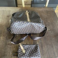 Women's Handbag/purse /Shoulder bag /backpack. Everett Melvin Avenue/Broadway pick up area