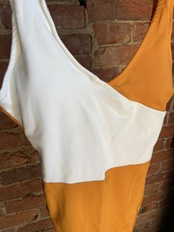 Cupshe one-piece bathing suit - Size Small