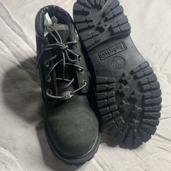 Authenitc Timberlands! SIZE 5 womens