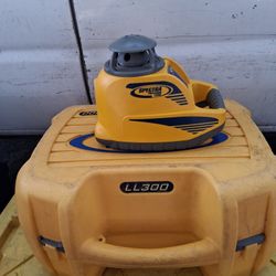 LASER SPECTRA PRECISION LL300 NO TIENE LAS PATAS 